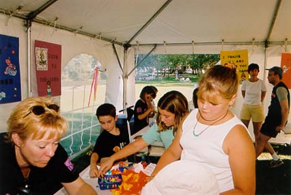 Kid's Tent 1.jpg (34310 bytes)
