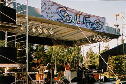 Main Stage 2.jpg (49493 bytes)