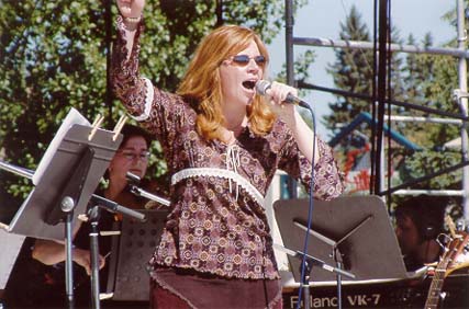 Main Stage 4.jpg (43232 bytes)